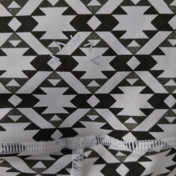 VARLEY Bedford Yoga Workout Pants Equinox Geo Aztec Print Size XS - Picture 9 of 9